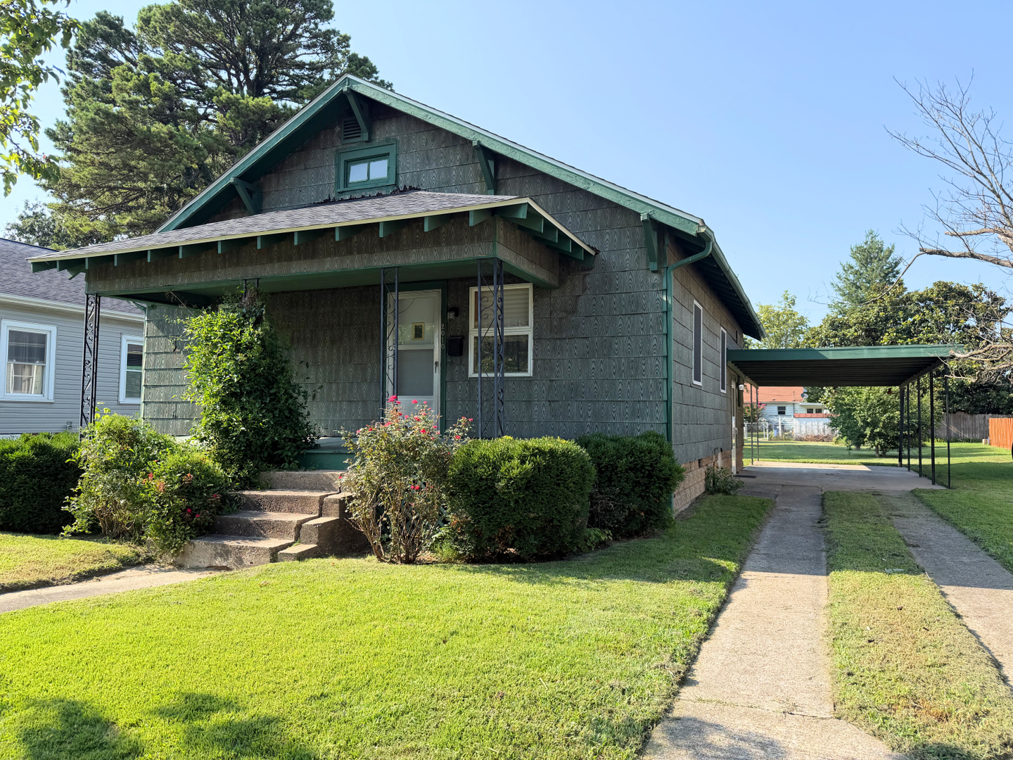2010 Elm Street Property Photo 1
