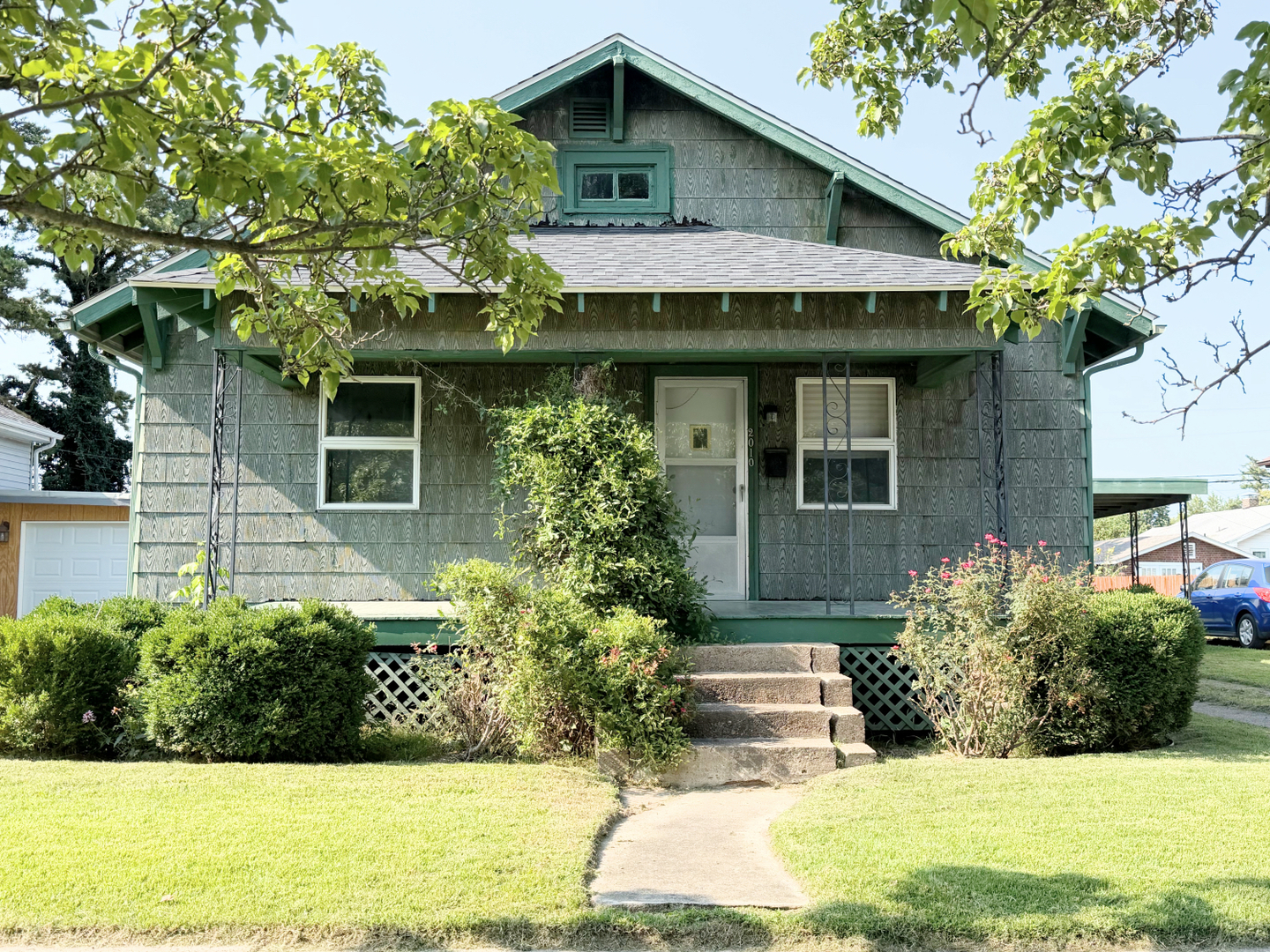 2010 Elm Street Property Photo 2