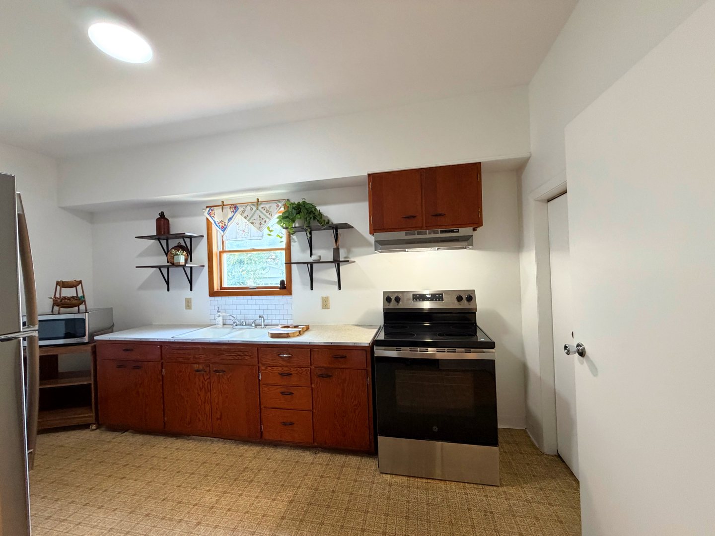 2010 Elm Street Property Photo 8
