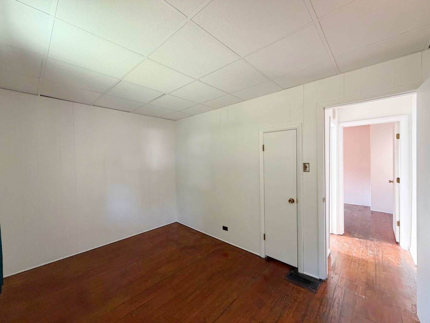 2010 Elm Street Property Photo 16