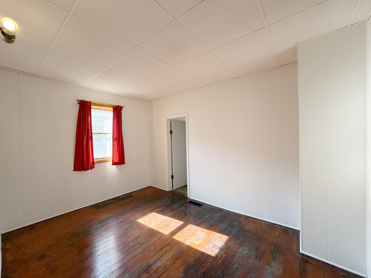 2010 Elm Street Property Photo 17