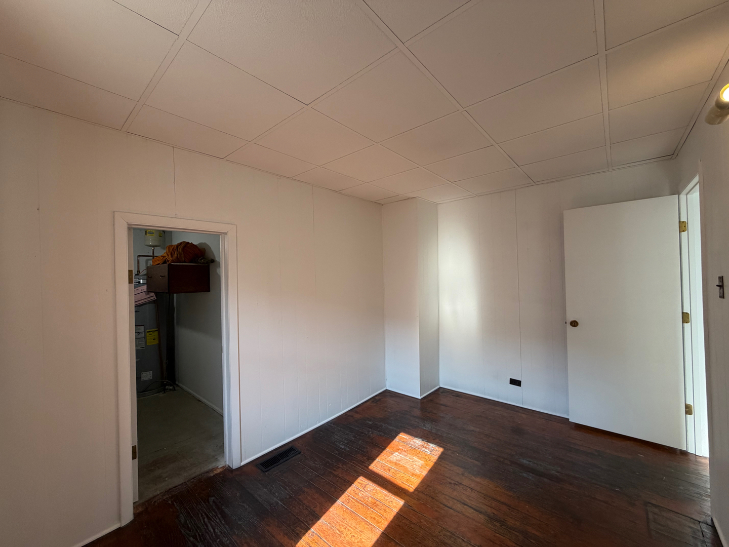 2010 Elm Street Property Photo 18