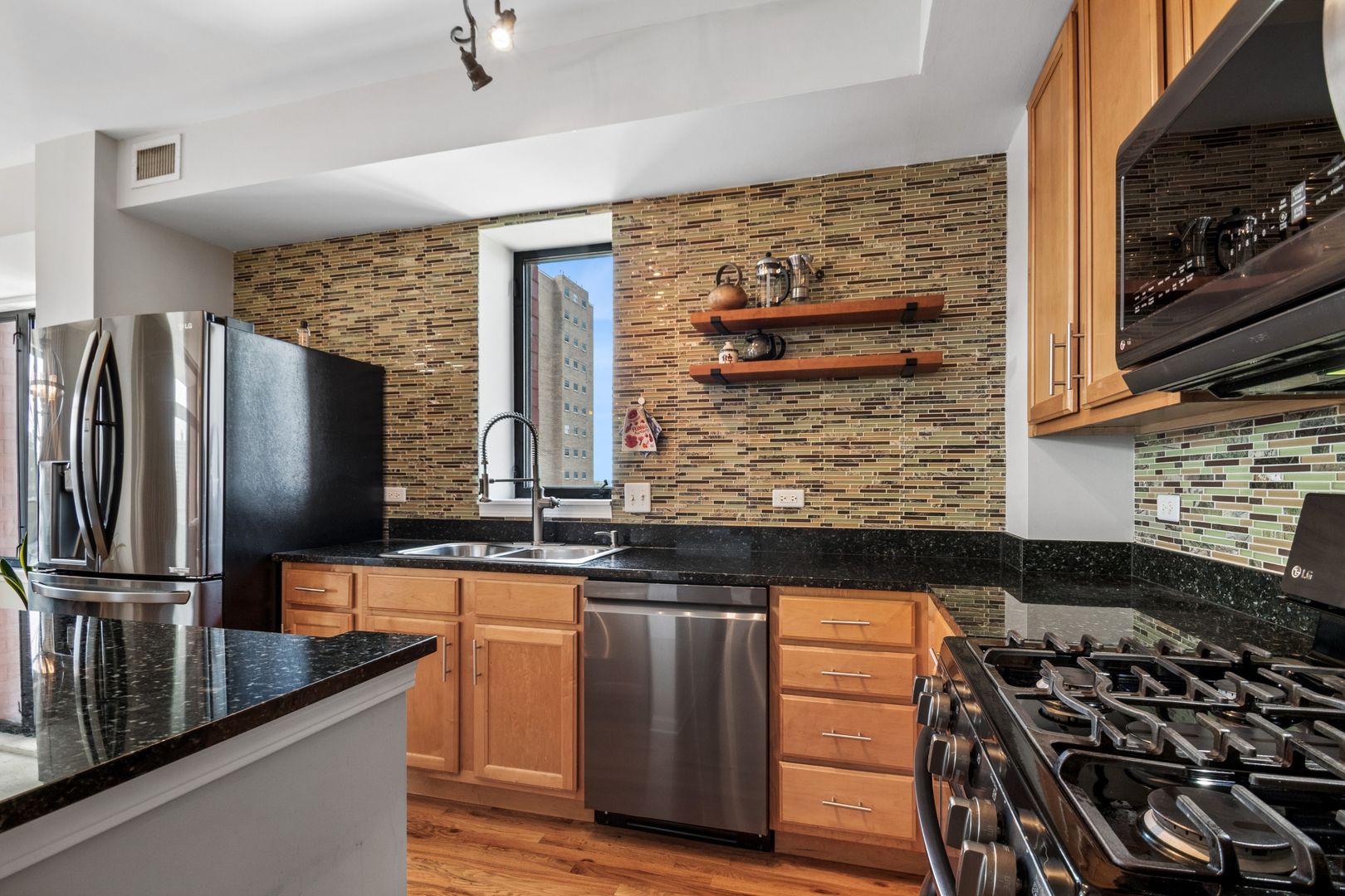 3232 N Halsted Street D712 Property Photo 7