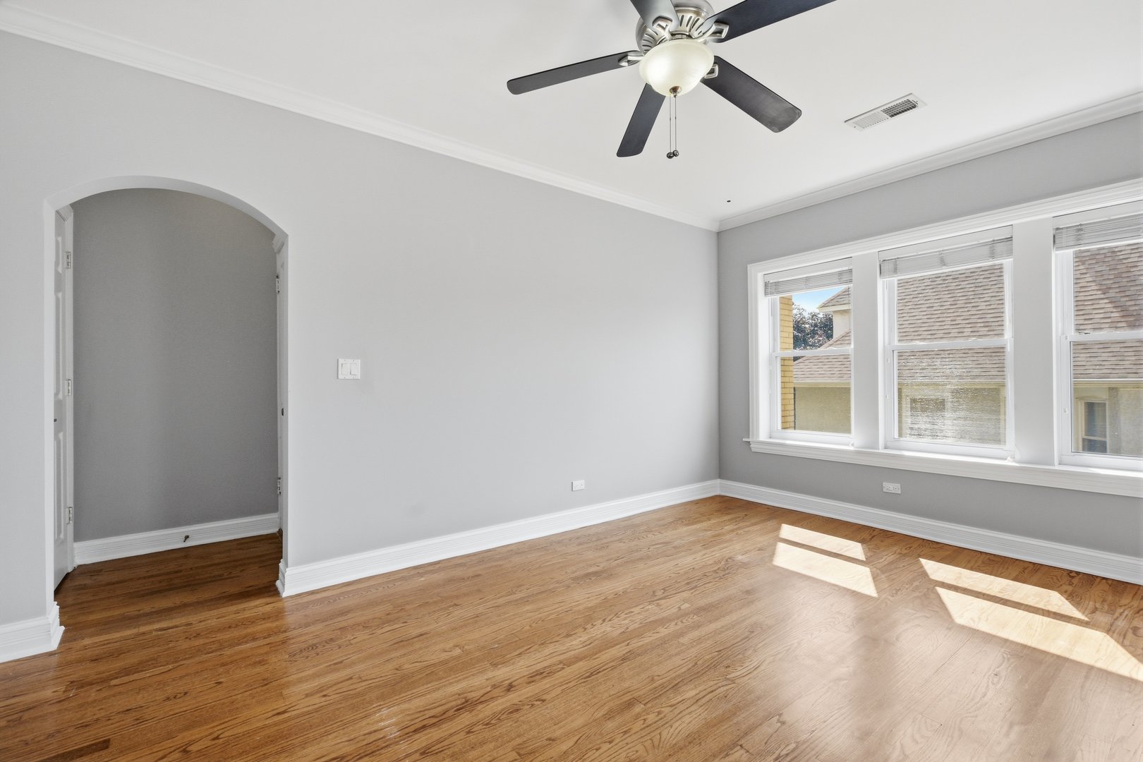 4856 W Warner Avenue 2n Property Photo 7