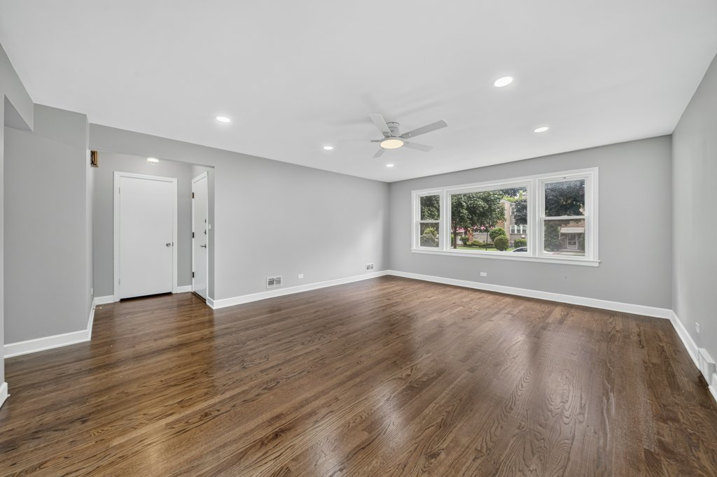 8152 Knox Avenue Property Photo 4