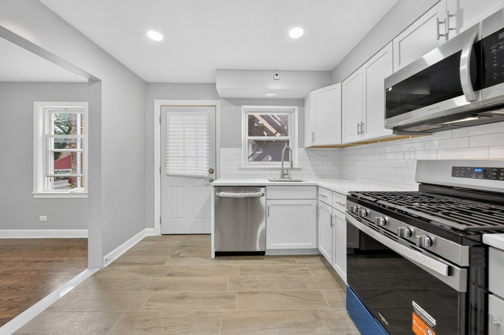 8152 Knox Avenue Property Photo 11