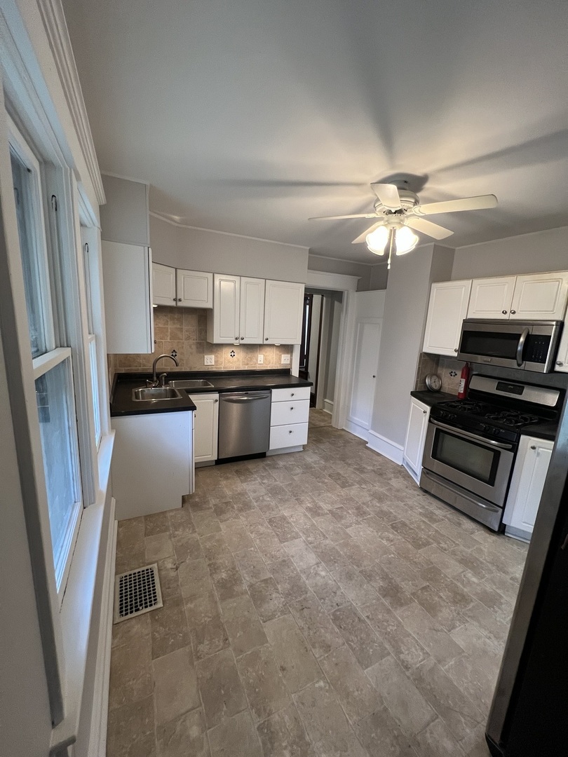 1214 W Olive Street Property Photo 15
