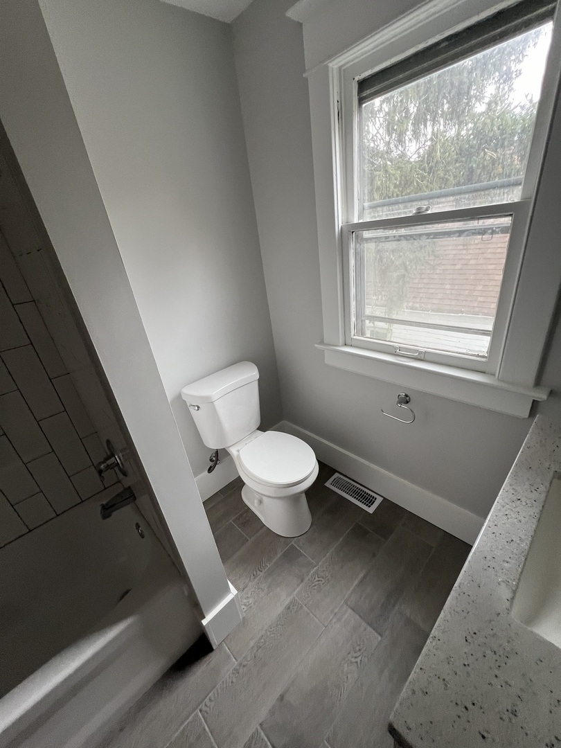 1214 W Olive Street Property Photo 27