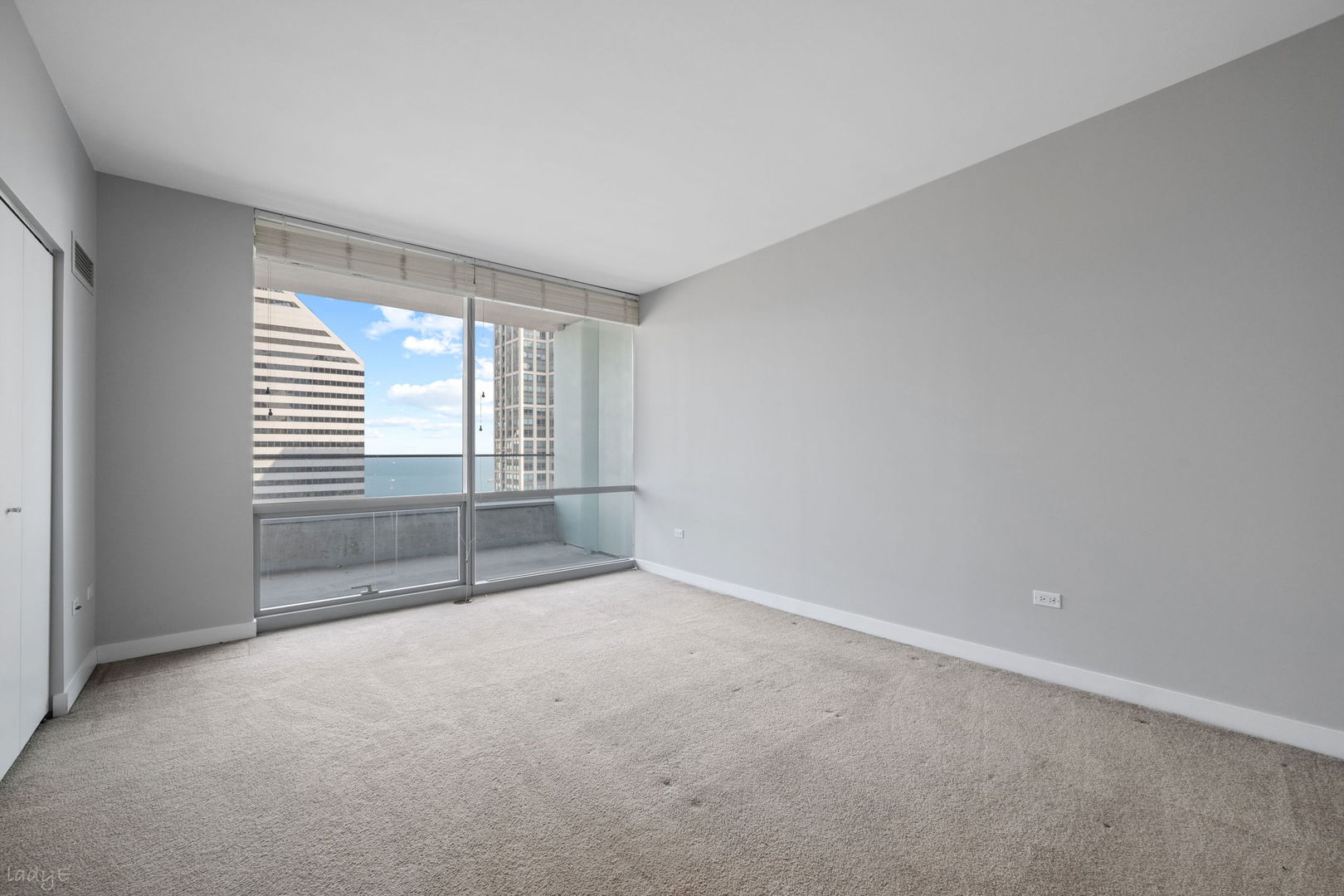 8 E Randolph Street 3202 Property Photo 17
