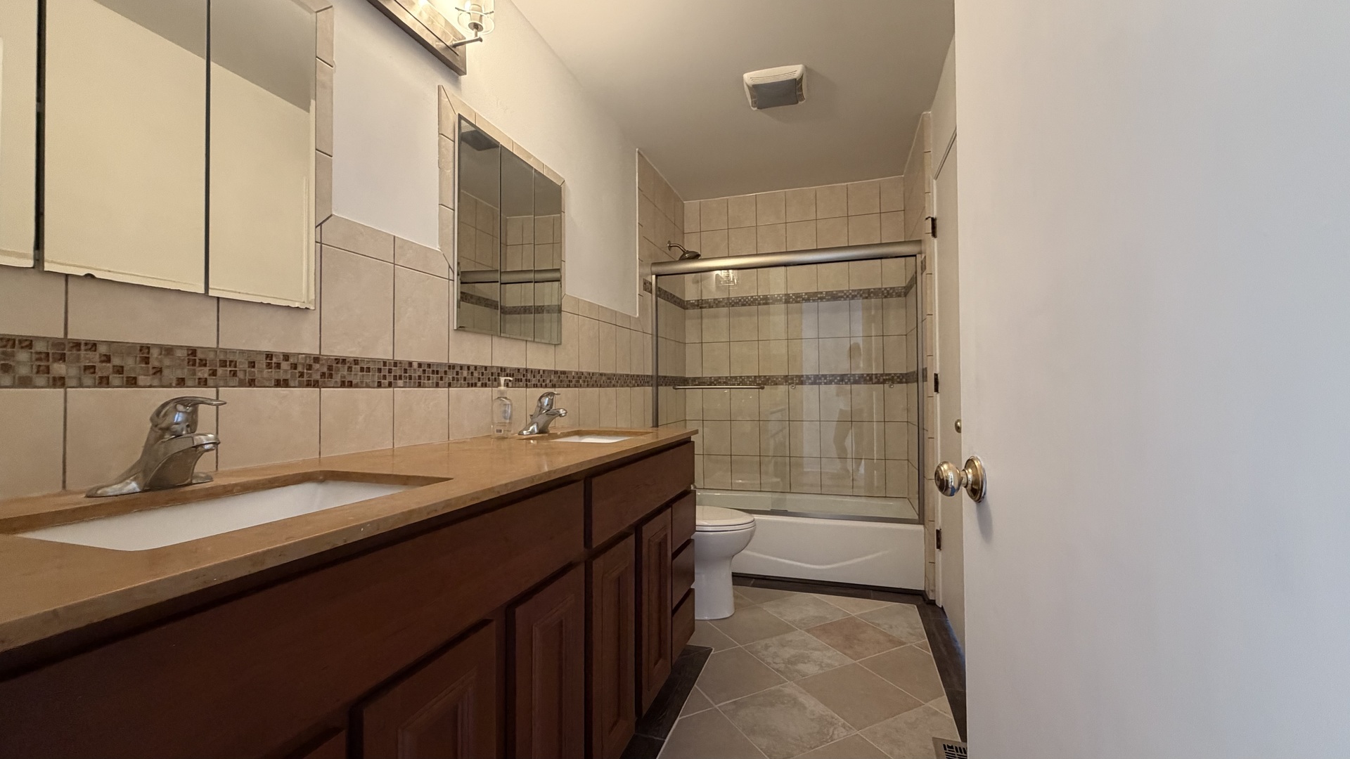 23689 N Midlothian Road Property Photo 9