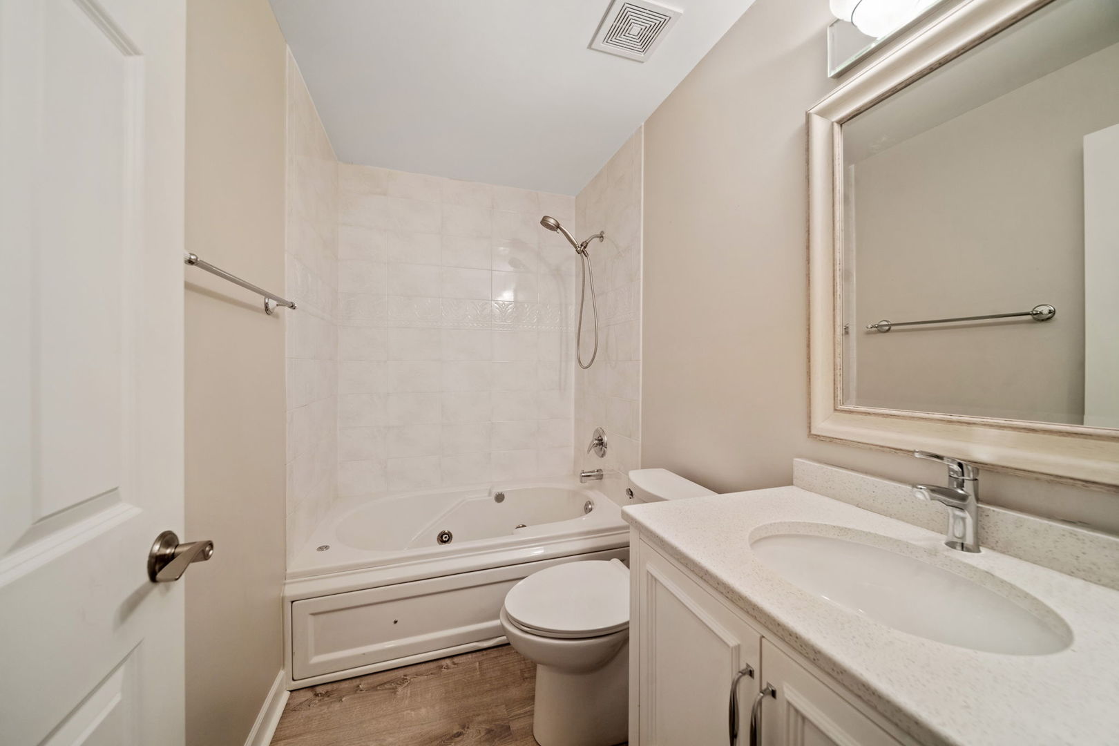 5645 S Cass Avenue 301 Property Photo 22
