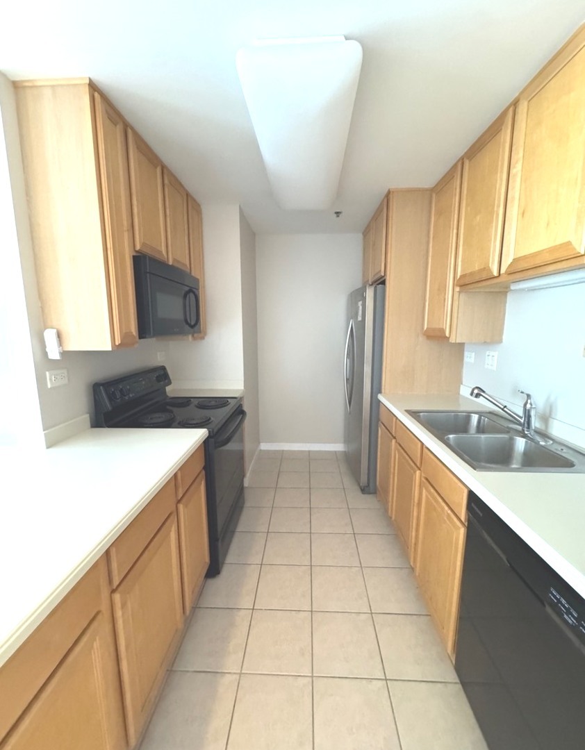 77 S Evergreen Avenue 407 Property Photo 5