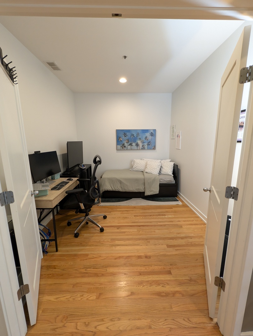 150 W Superior Street 1003 Property Photo 10