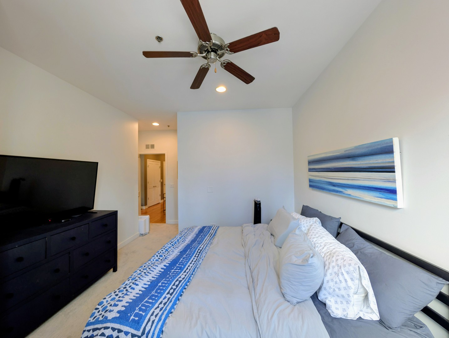 150 W Superior Street 1003 Property Photo 12