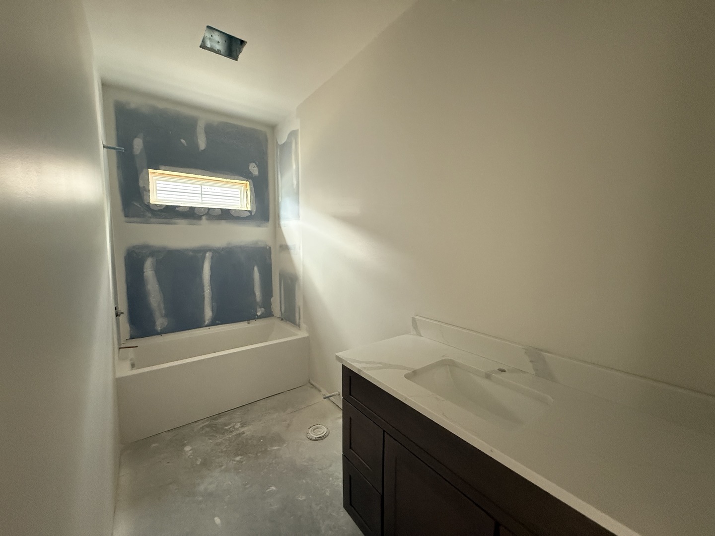 1913 S Stone Creek Boulevard Property Photo 13