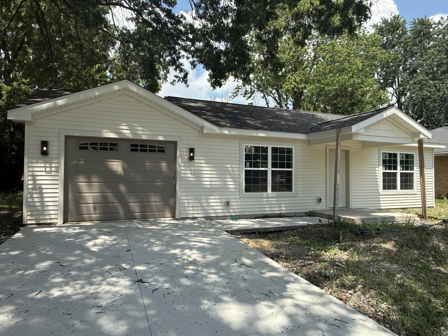 1106 Mitchem Drive Property Photo 1