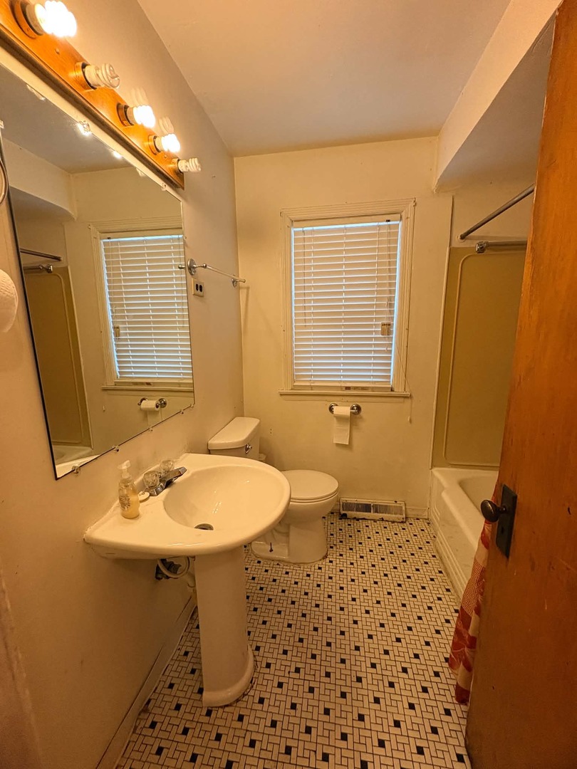 10775 S Peoria Street Property Photo 10