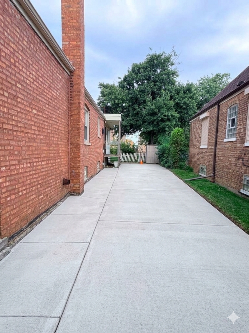 10775 S Peoria Street Property Photo 23