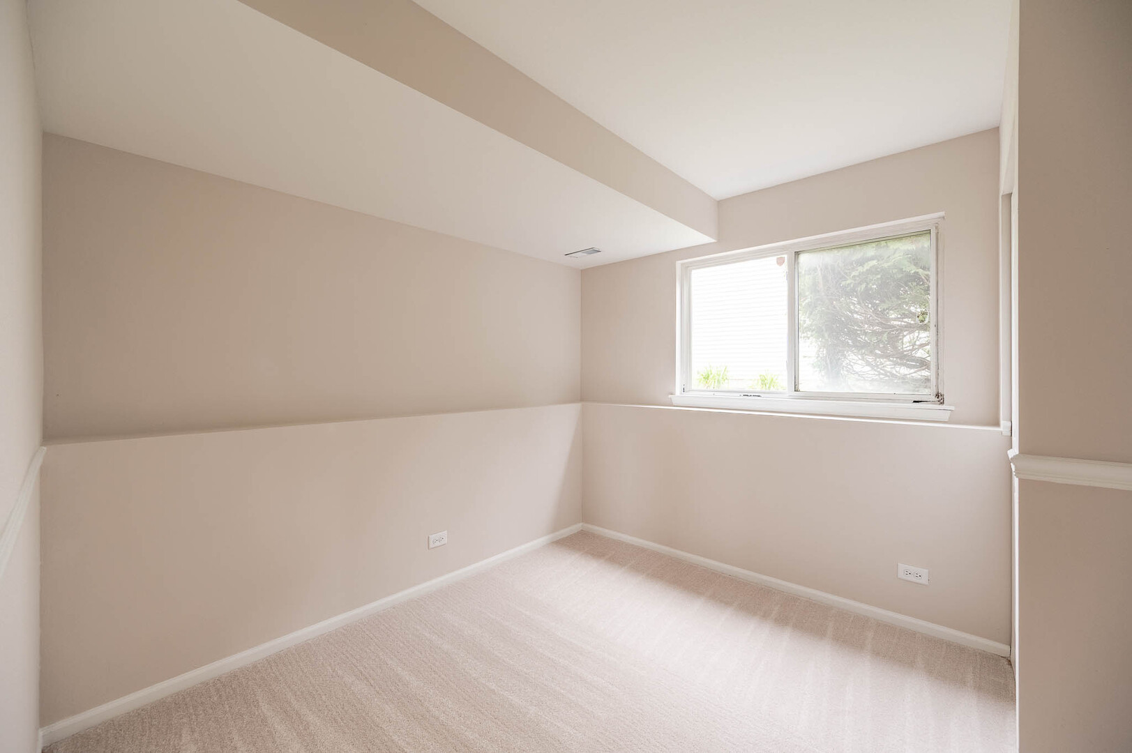 636 Hamilton Lane Property Photo 8