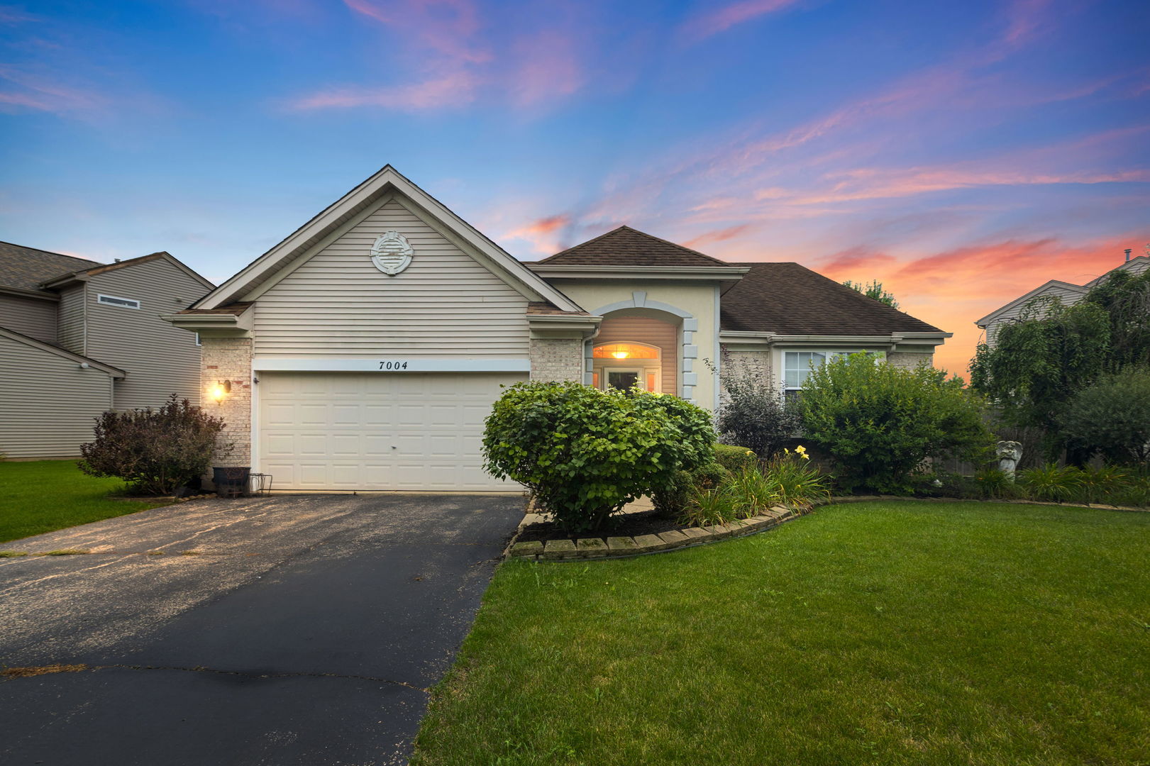 7004 Nathan Lane Property Photo 1
