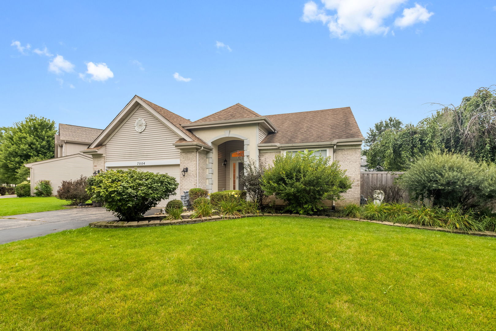 7004 Nathan Lane Property Photo 2