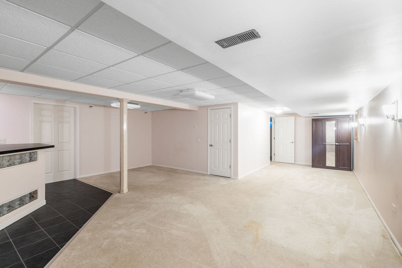 7004 Nathan Lane Property Photo 14