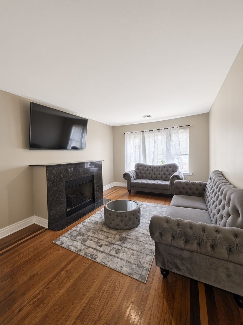 48 N Menard Avenue B-3 Property Photo 2