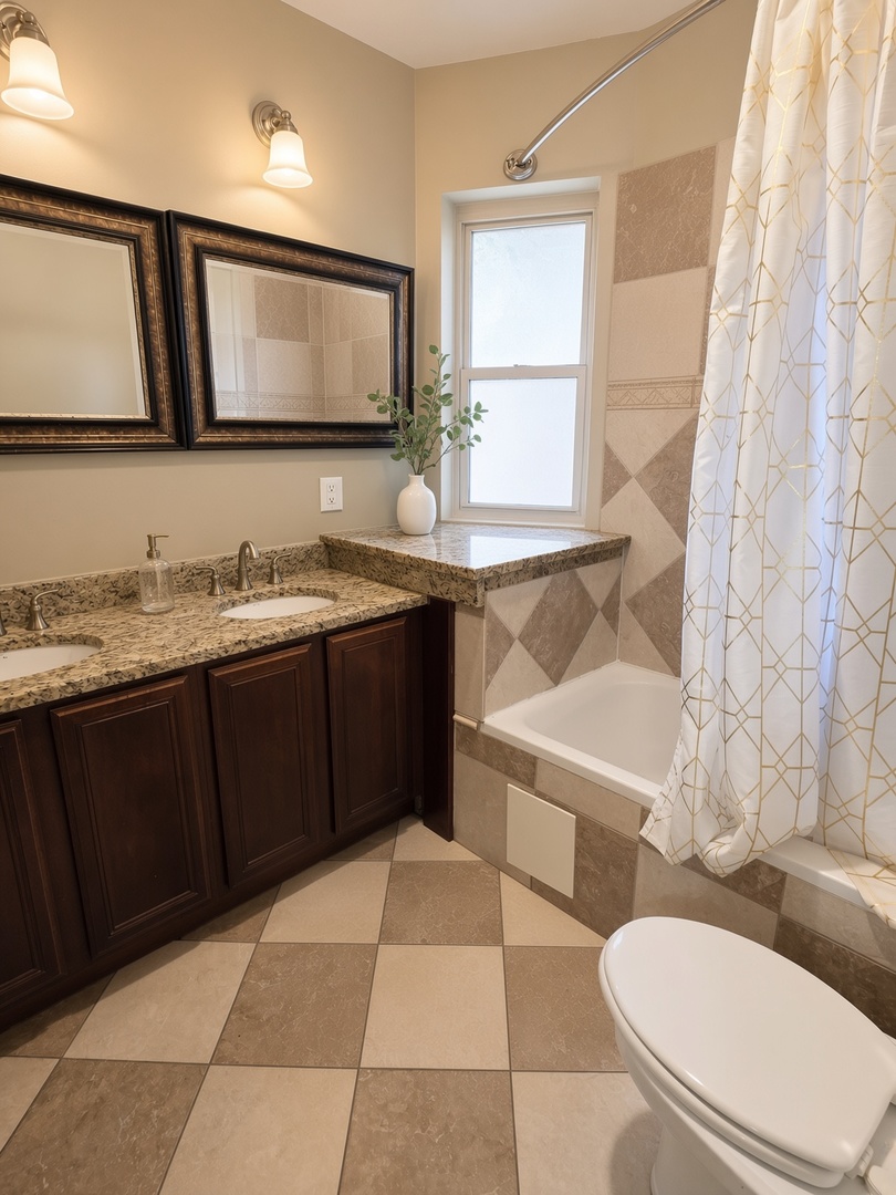 48 N Menard Avenue B-3 Property Photo 5