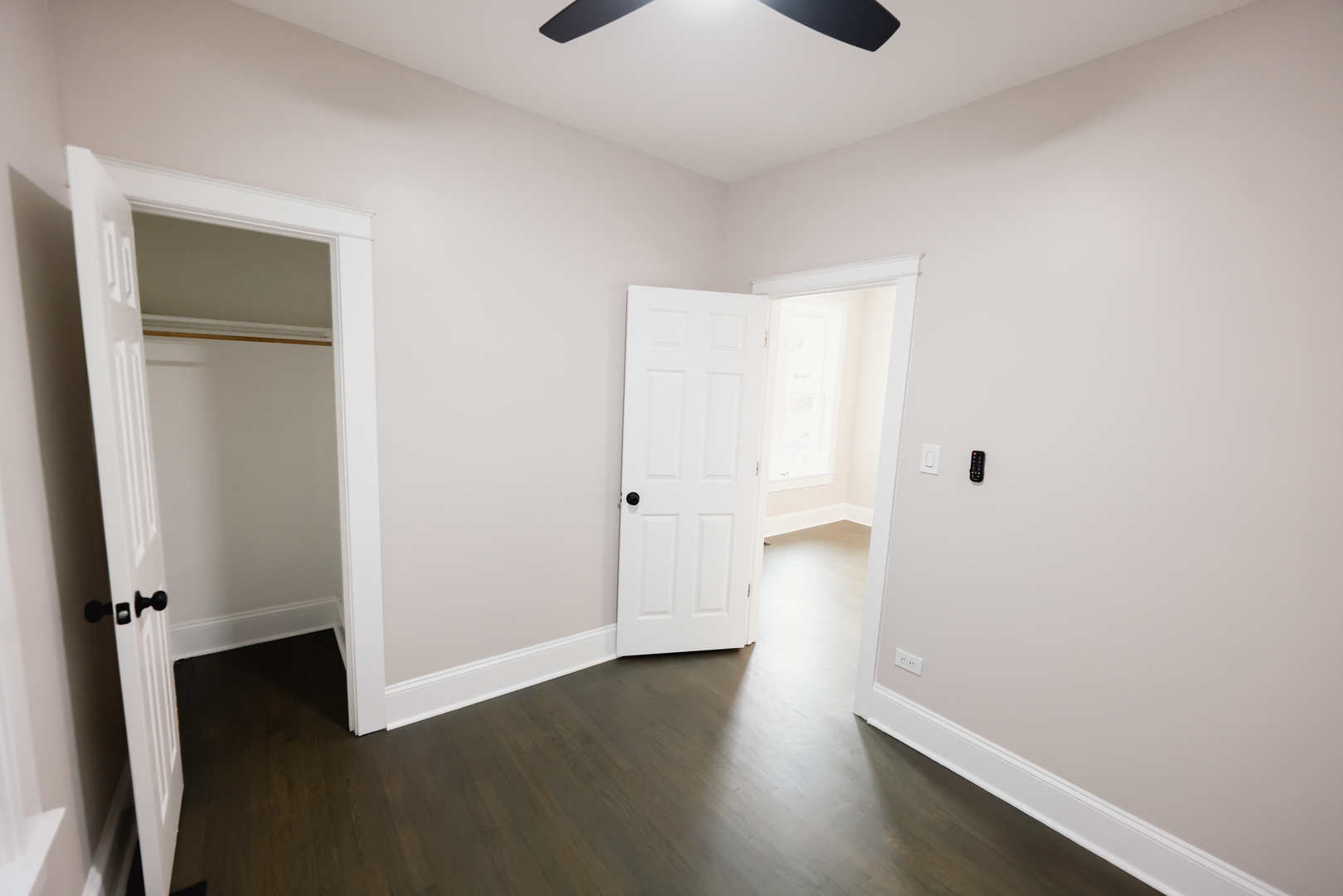 7615 S Champlain Avenue Property Photo 6