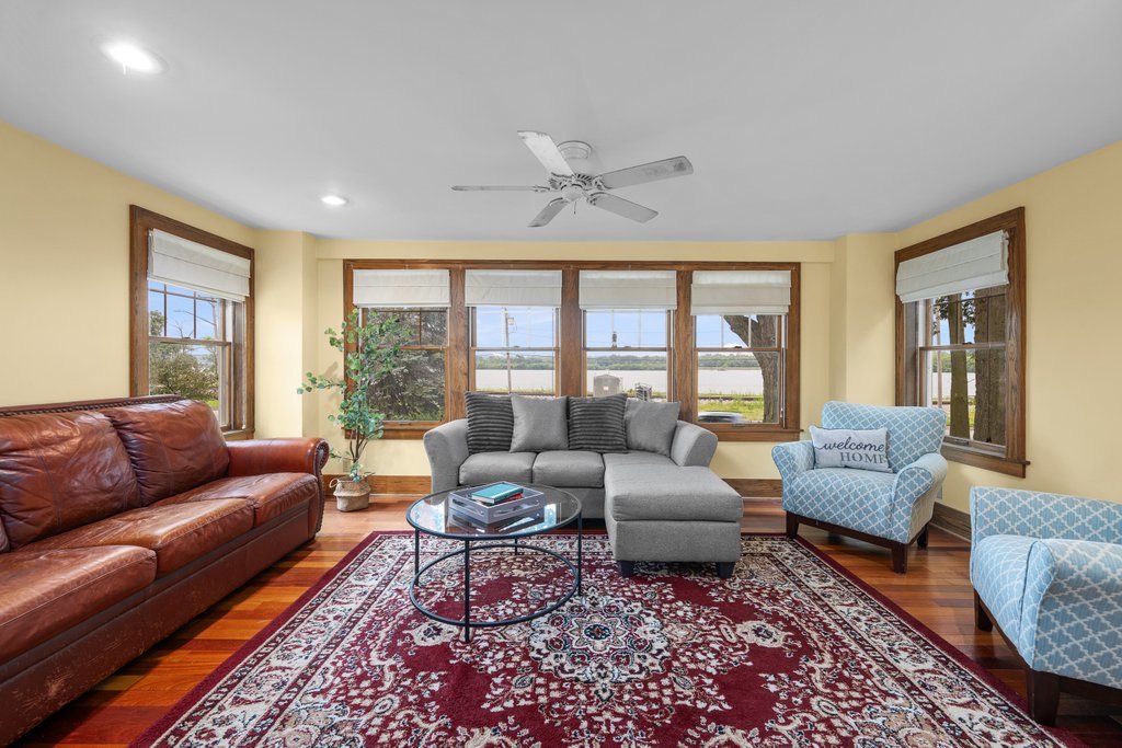 718 River Drive Property Photo 17