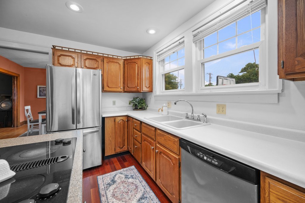 718 River Drive Property Photo 25