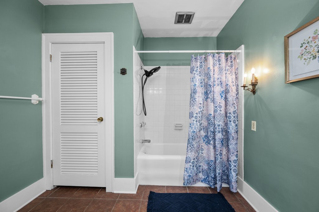 718 River Drive Property Photo 35