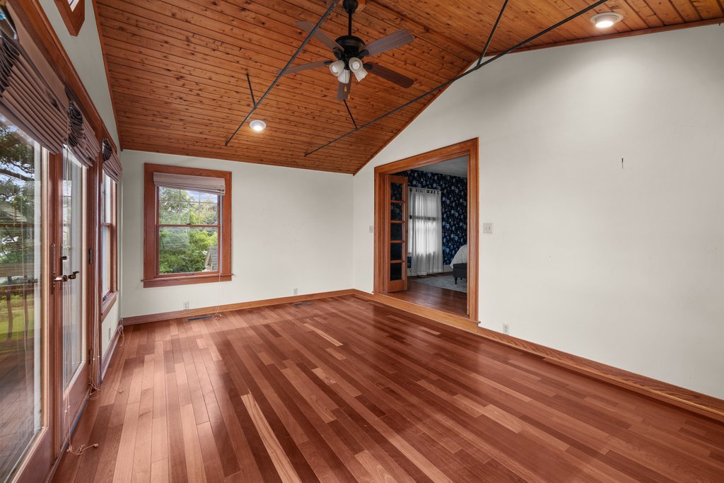 718 River Drive Property Photo 45