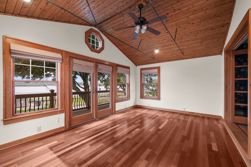 718 River Drive Property Photo 46