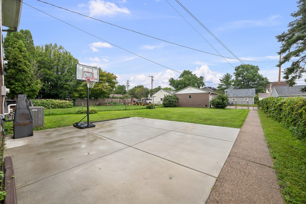 718 River Drive Property Photo 54