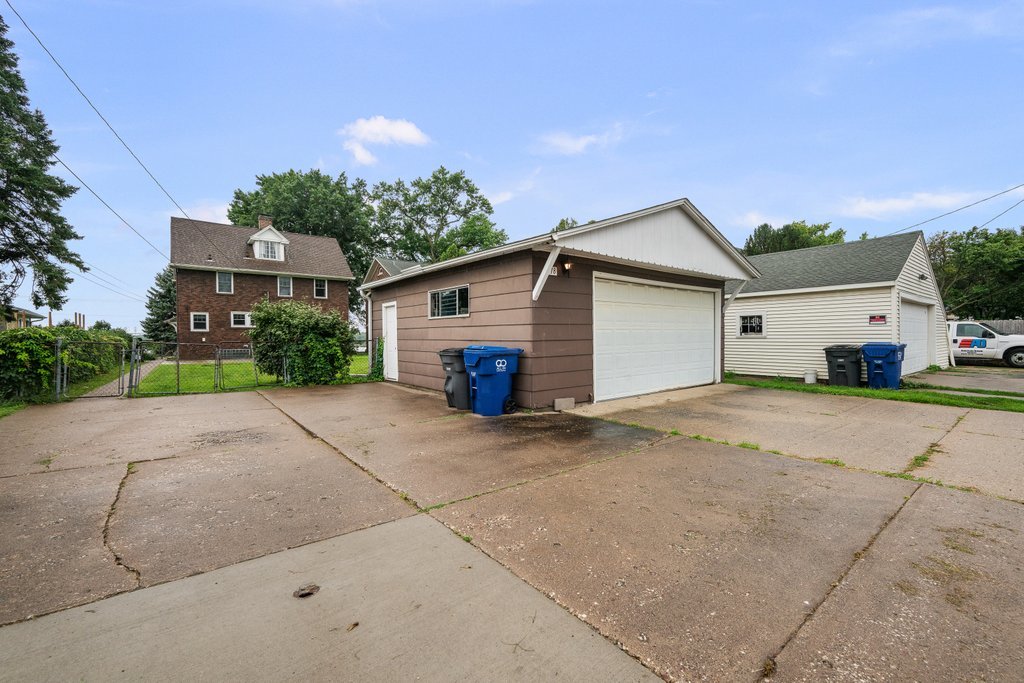 718 River Drive Property Photo 56