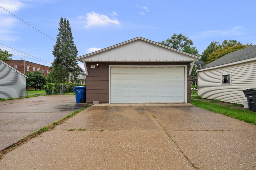 718 River Drive Property Photo 57