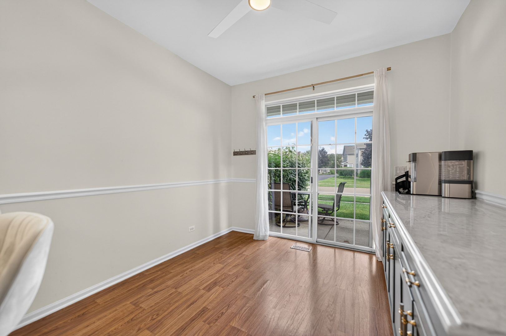 210 Brompton Lane A Property Photo 11