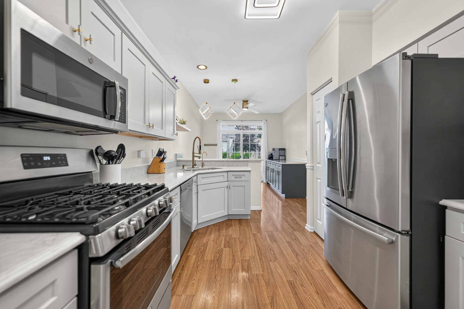 210 Brompton Lane A Property Photo 16