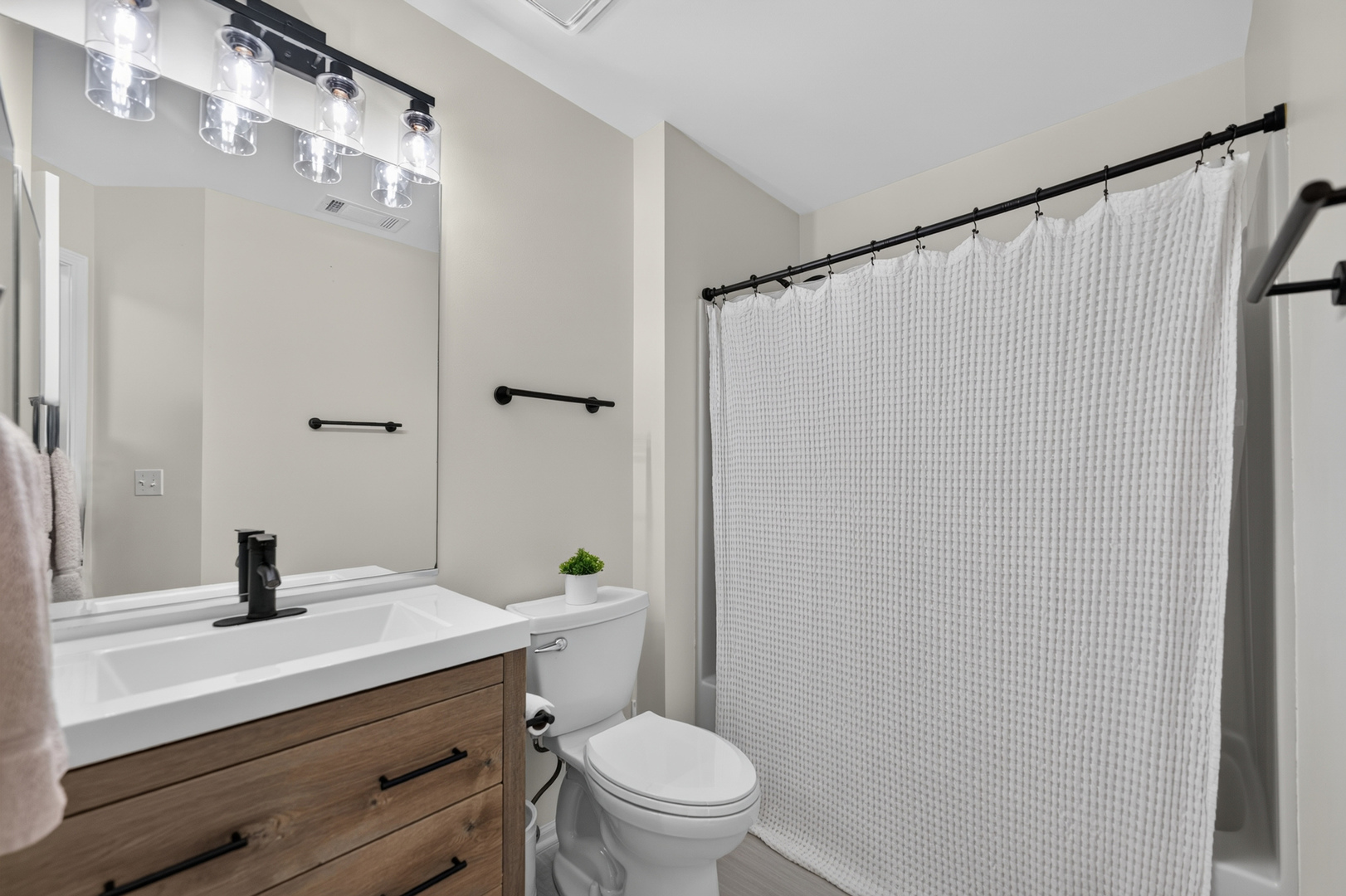210 Brompton Lane A Property Photo 29