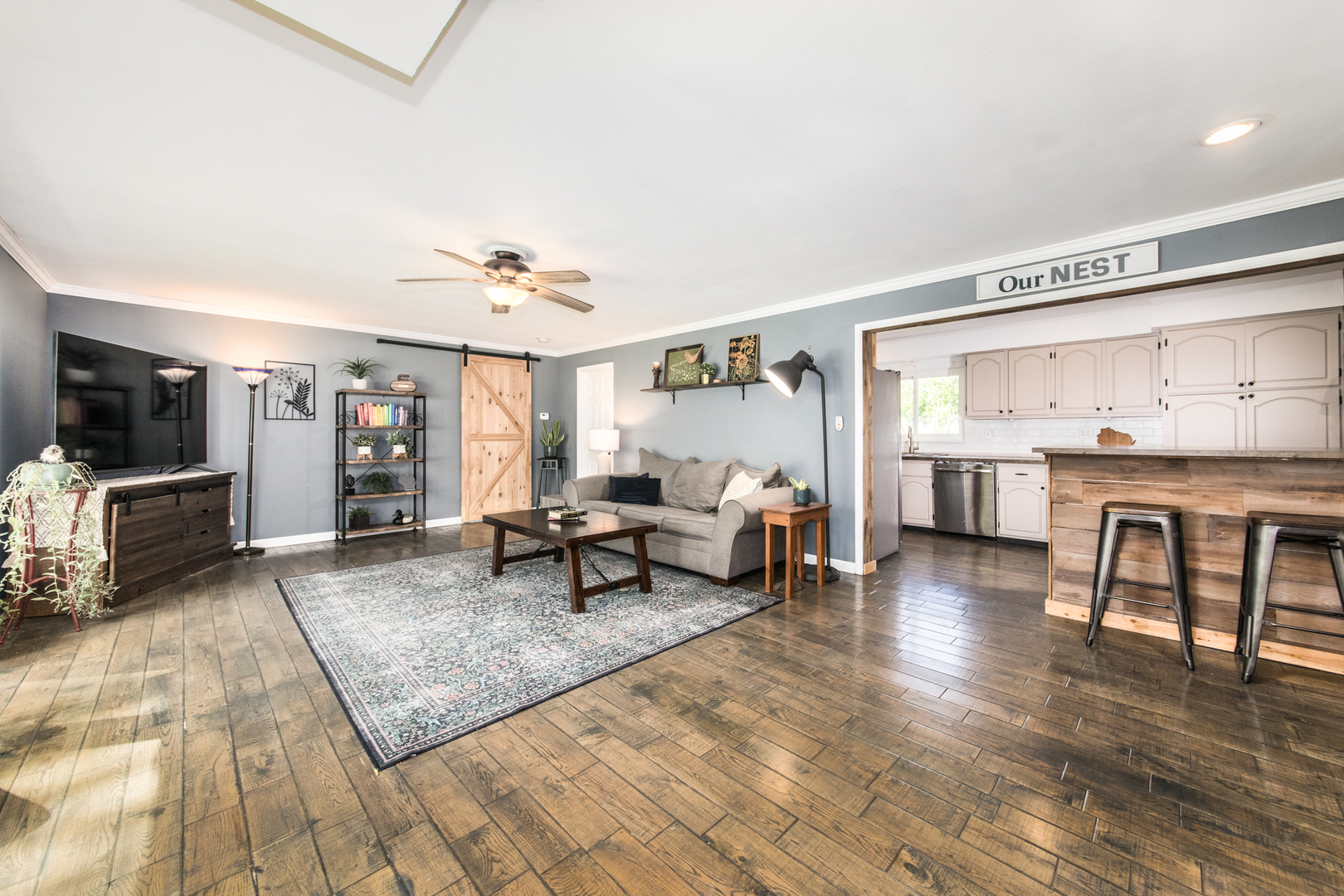 1012 Martha Street Property Photo 4