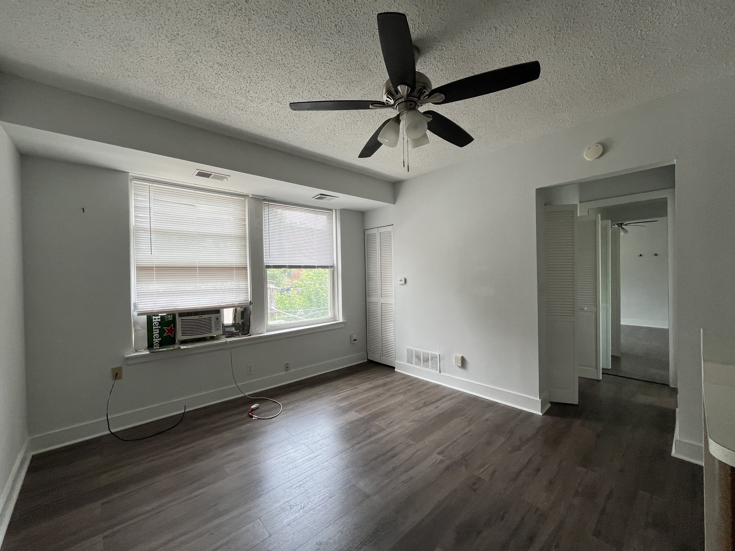 3727 N Pine Grove Avenue 407 Property Photo 3