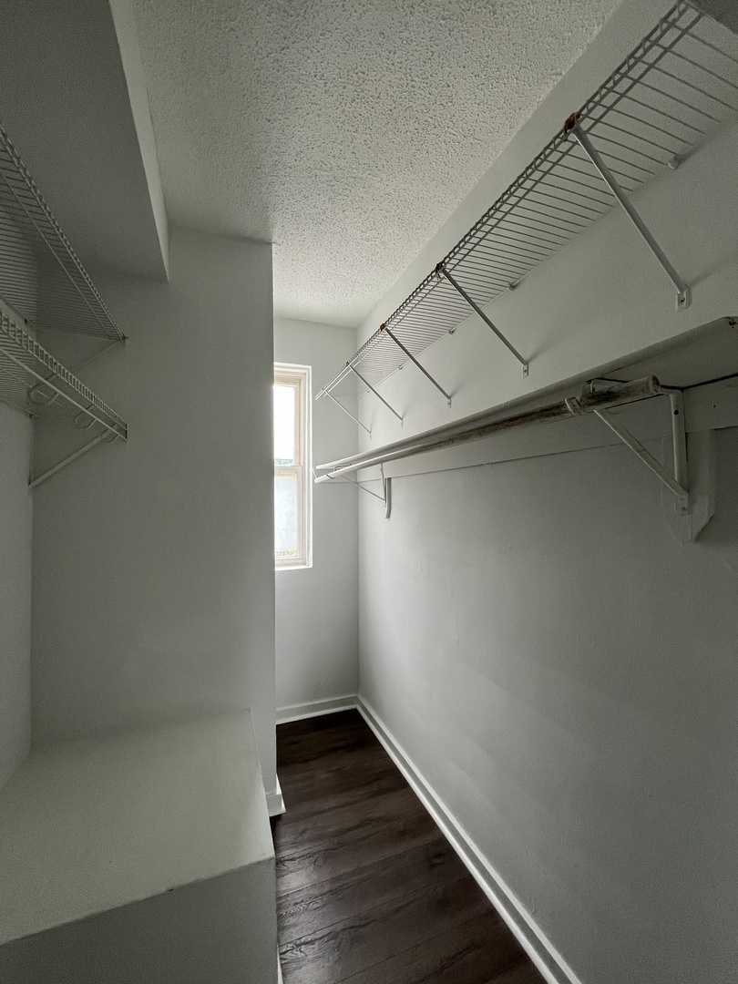 3727 N Pine Grove Avenue 407 Property Photo 6