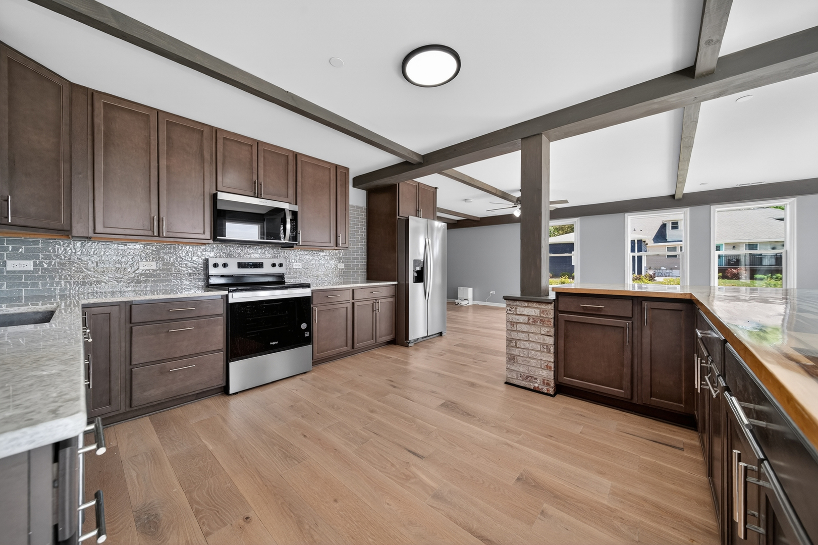 172 E Lakeview Avenue Property Photo 8