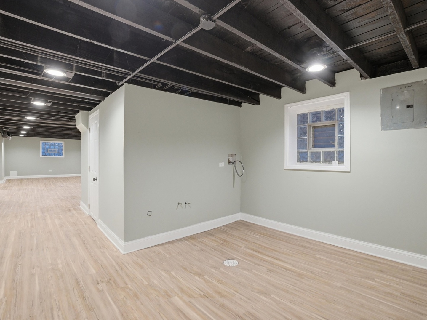 8011 S Dante Avenue Property Photo 21