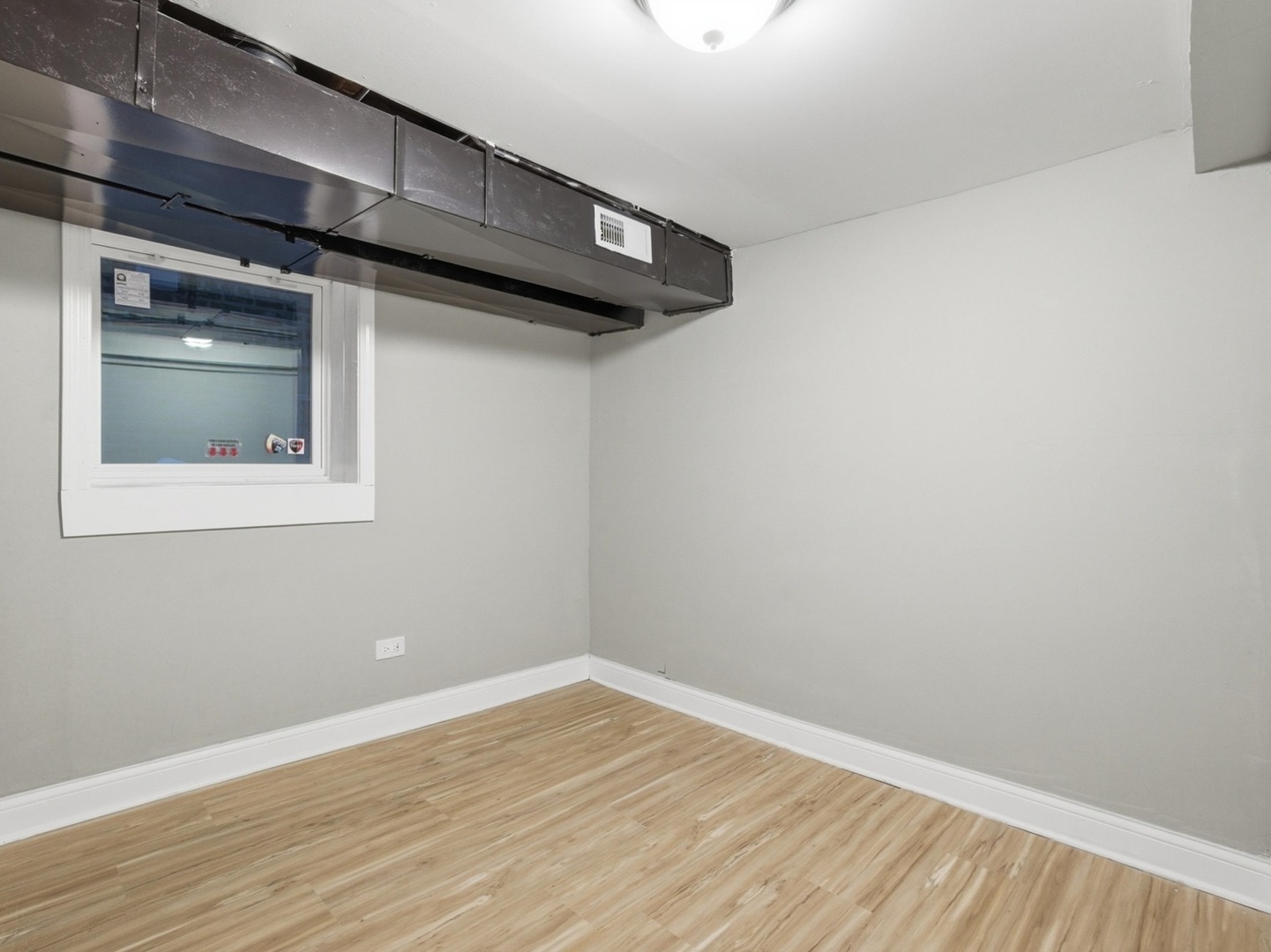 8011 S Dante Avenue Property Photo 23