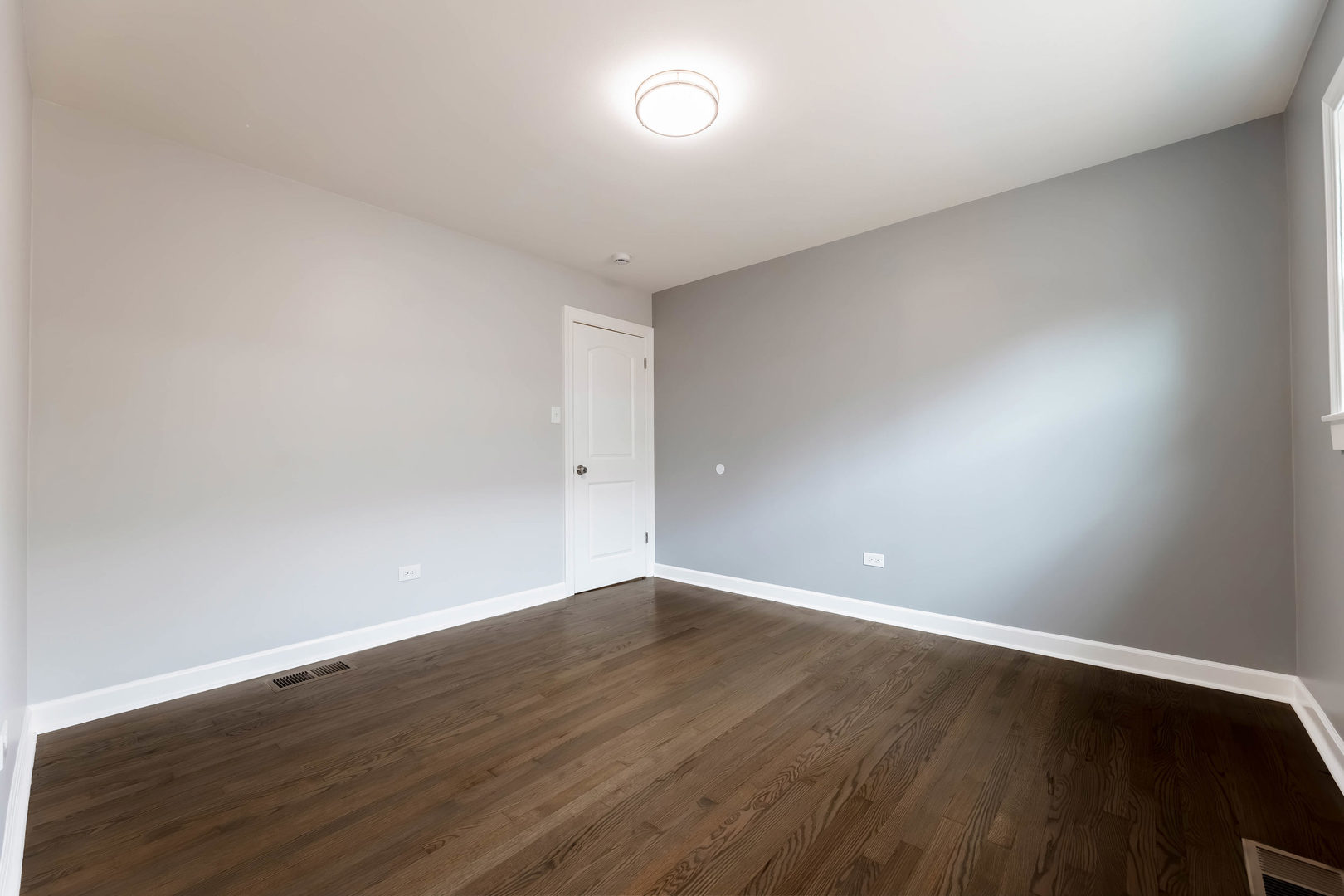 8151 S Commercial Avenue Property Photo 11