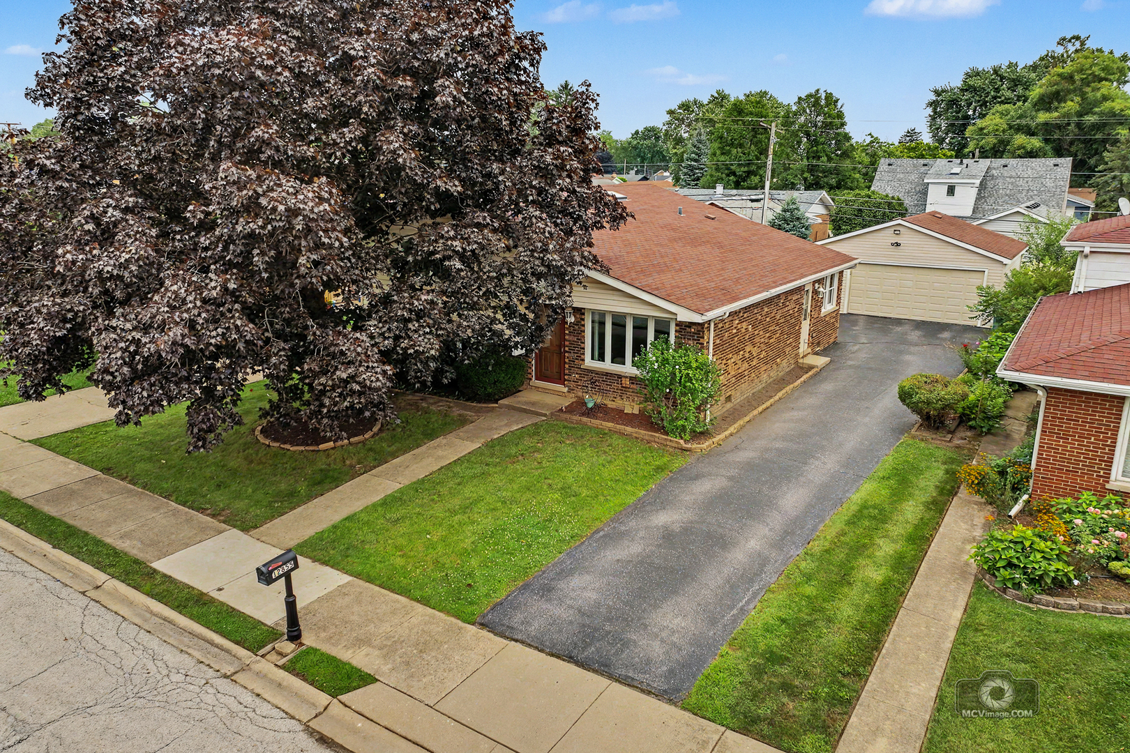 12855 Crestbrook Court Property Photo 3