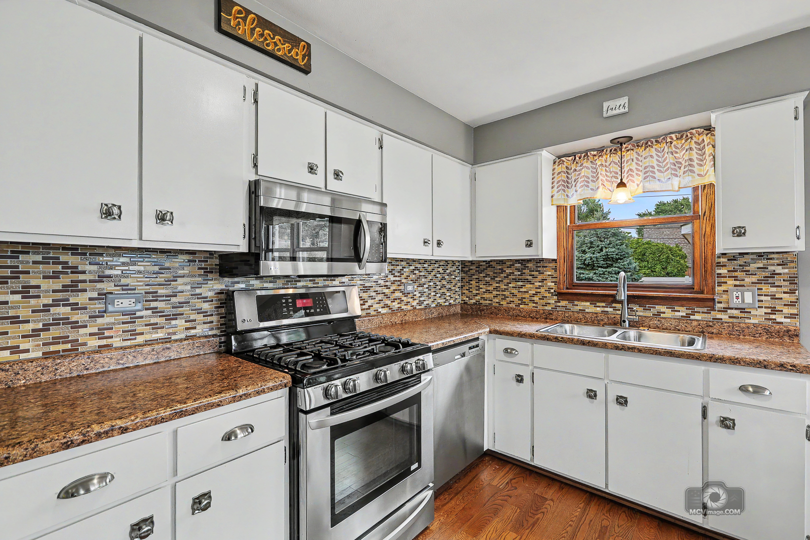 12855 Crestbrook Court Property Photo 8