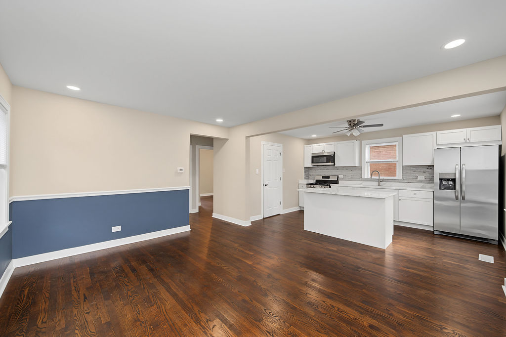 11325 S Avenue H Property Photo 3
